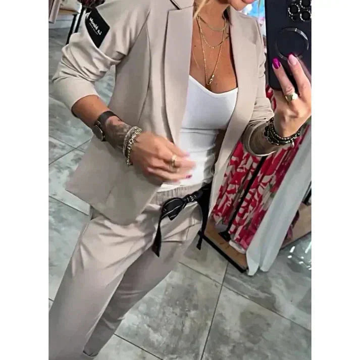 Feyvian™ Stylish Outfit