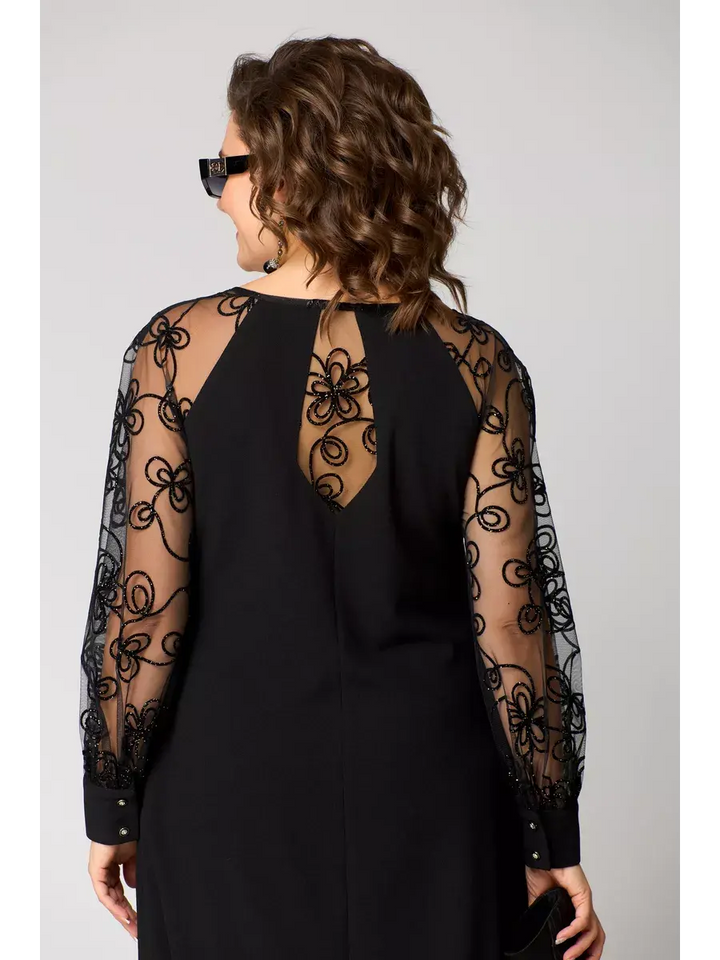 Helvya™ figure-hugging dress