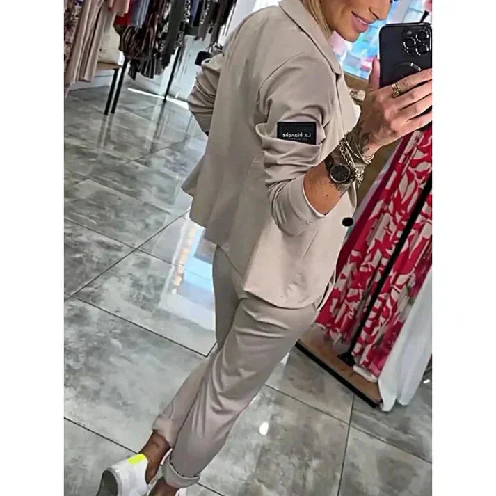 Feyvian™ Stylish Outfit