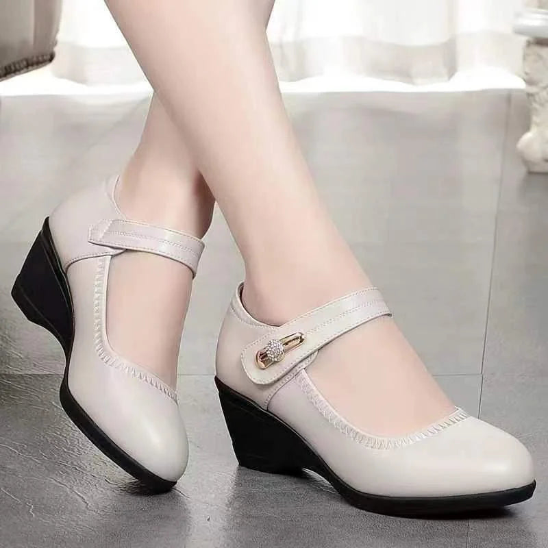 Lydora™ Mid-Heel Comfort Shoes