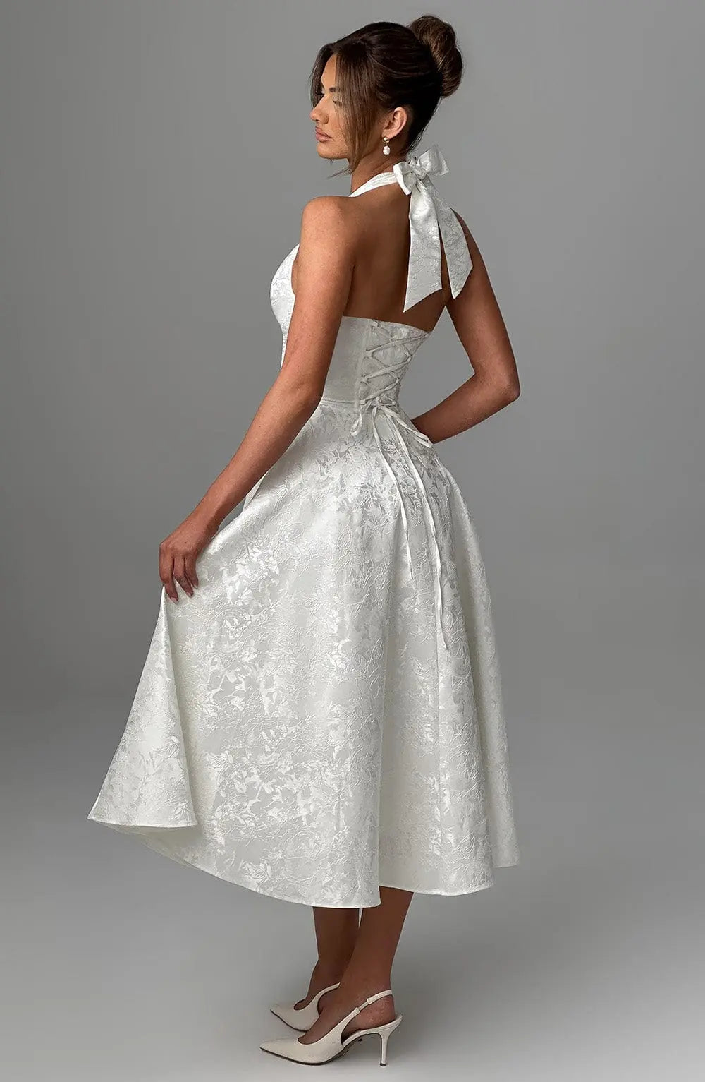 Ara™ Elegant Midi Dress with Halter Neckline