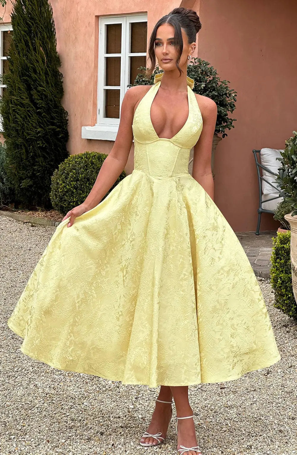 Ara™ Elegant Midi Dress with Halter Neckline