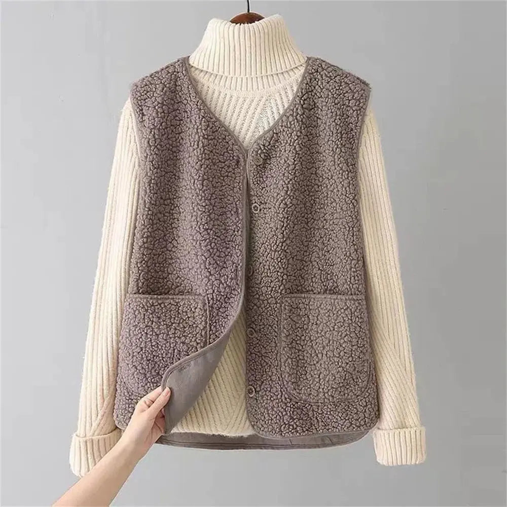 Viola™ fleece vest with pockets