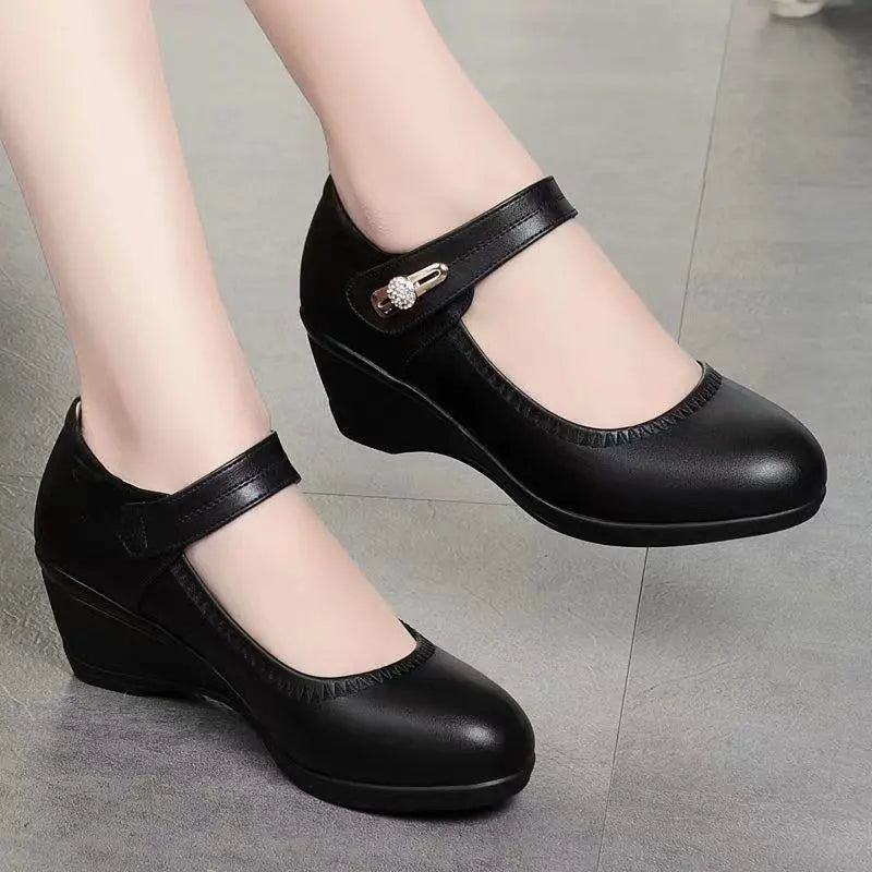 Lydora™ Mid-Heel Comfort Shoes